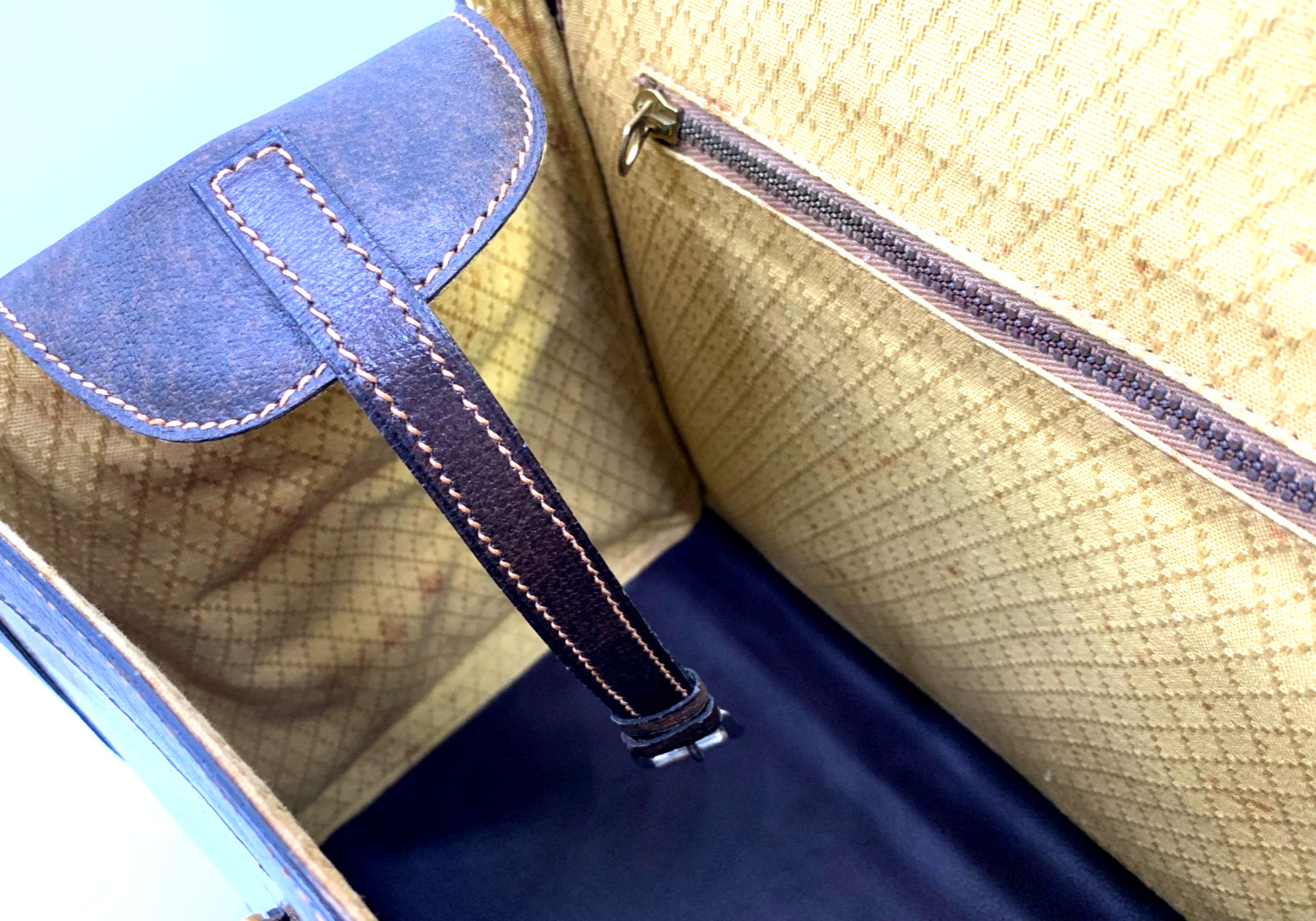 GUCCI VINTAGE Web Stripe Handbag Flap Canvas Brown Rare Authentic