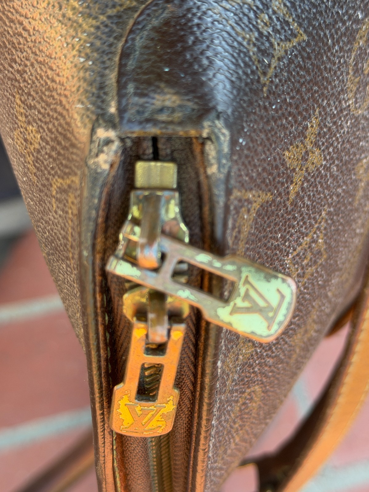 LOUIS VUITTON LV GHW ELIPSE MM Handbag M51126 Monogram Brown 4 Childrens Charity