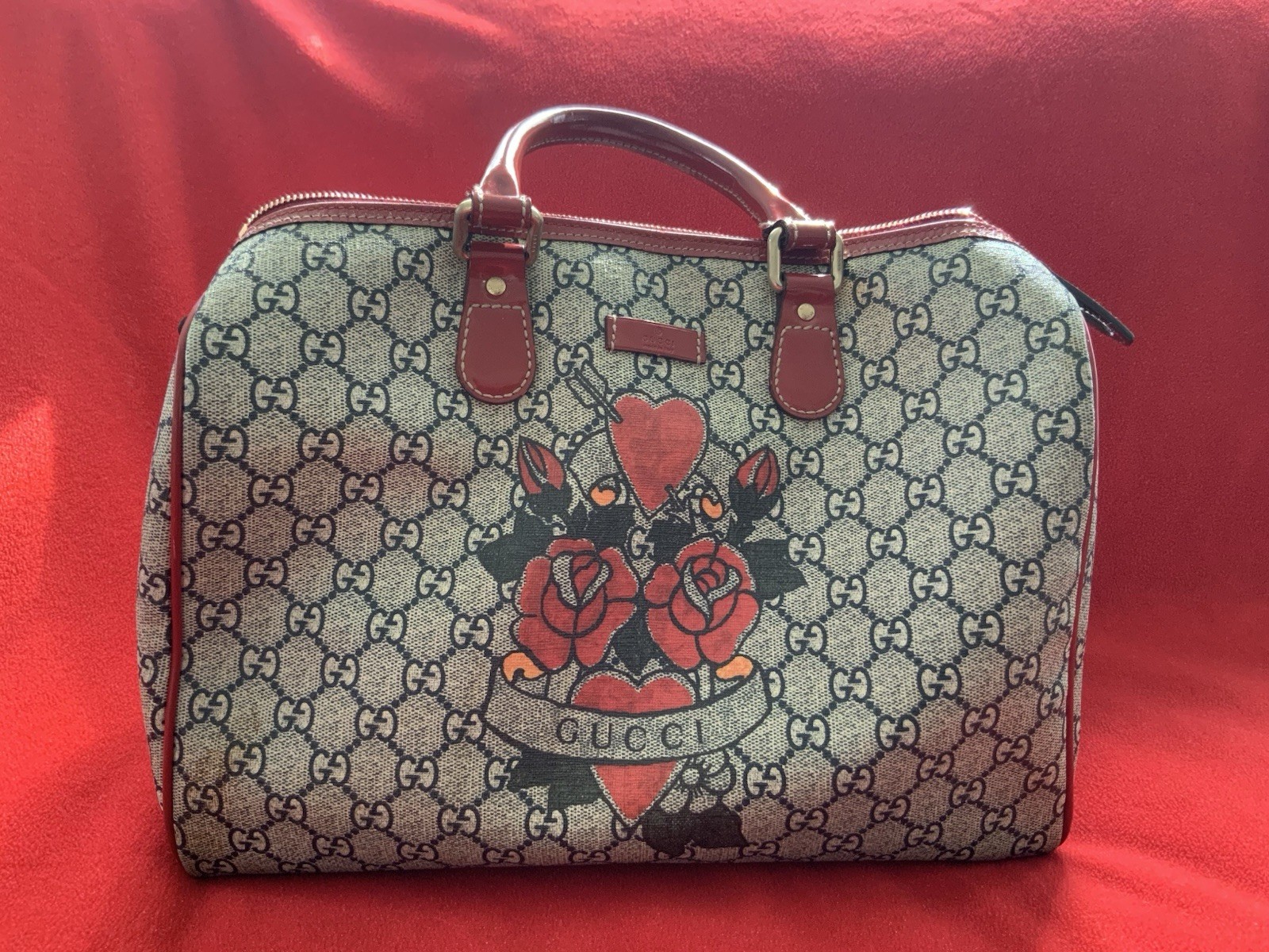 Gucci Medium GG Supreme Joy Tattoo Heart Boston Bag Gray Red Gold Hardware