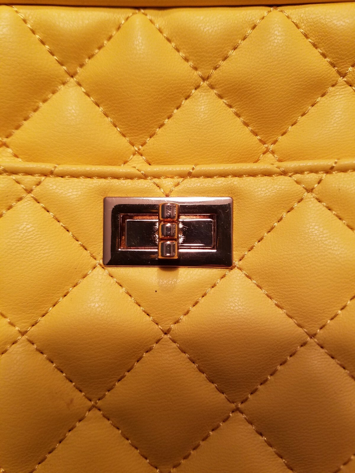 BECOOL: Yellow w/ Gold Color Chain Quilted Camera Purse w/ Twist Lock Pocket/Zip