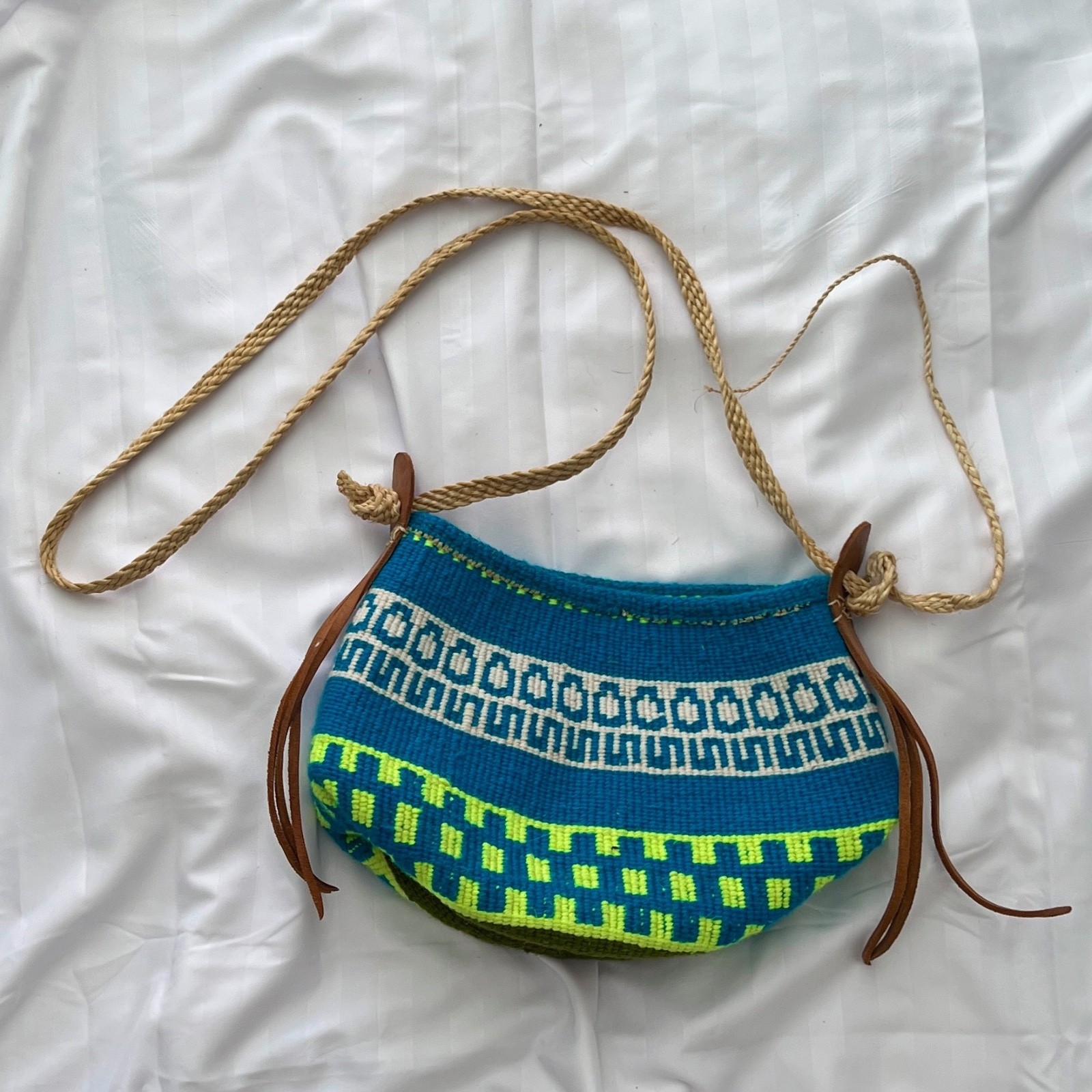 NWOT Colombian Mochila Crossbody Bucket Bag with Leather Tassels