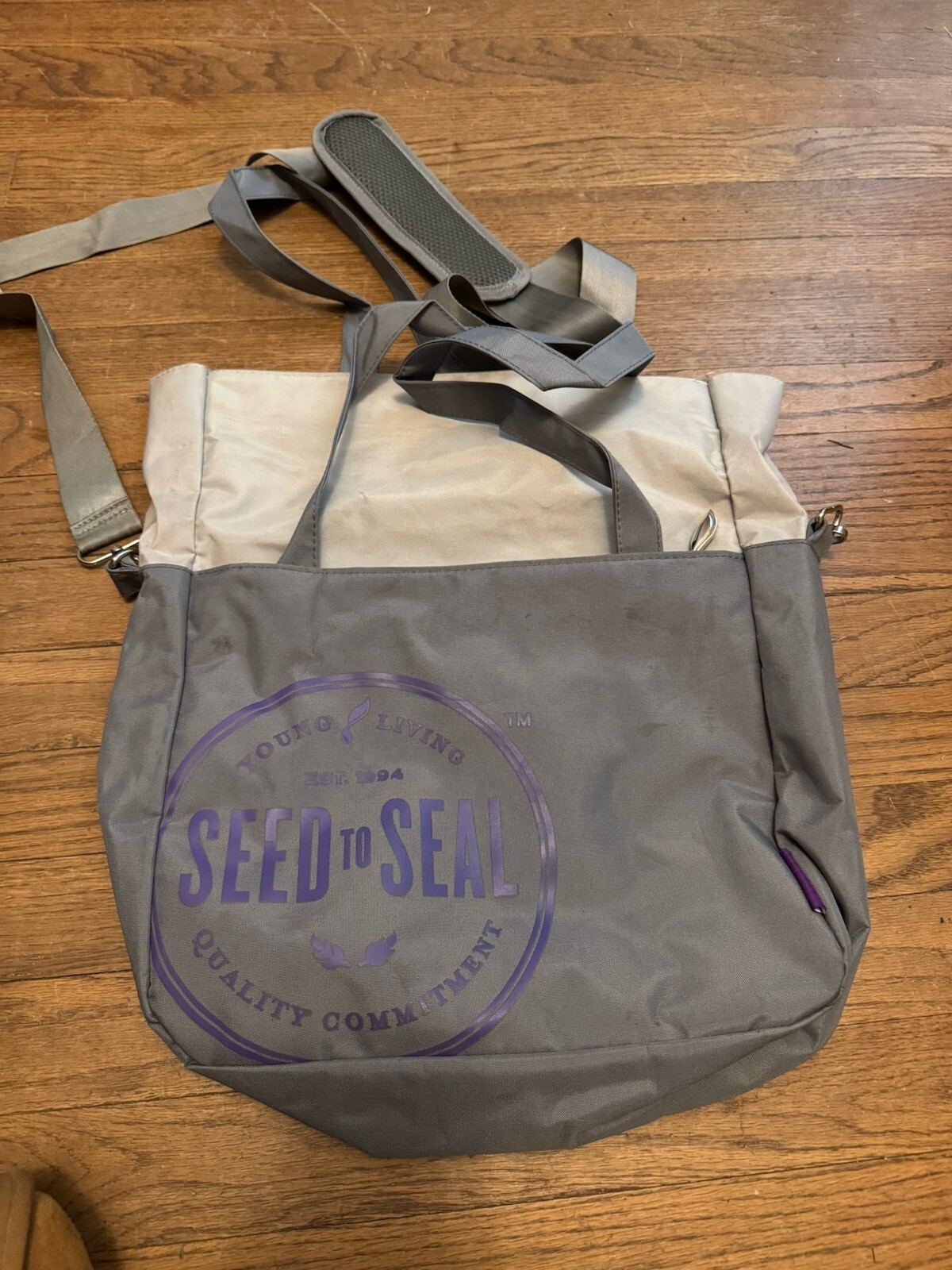 YOUNG LIVING Seed to Seal Messenger Tote Bag Adjustable Strap Shoulder Crossbody