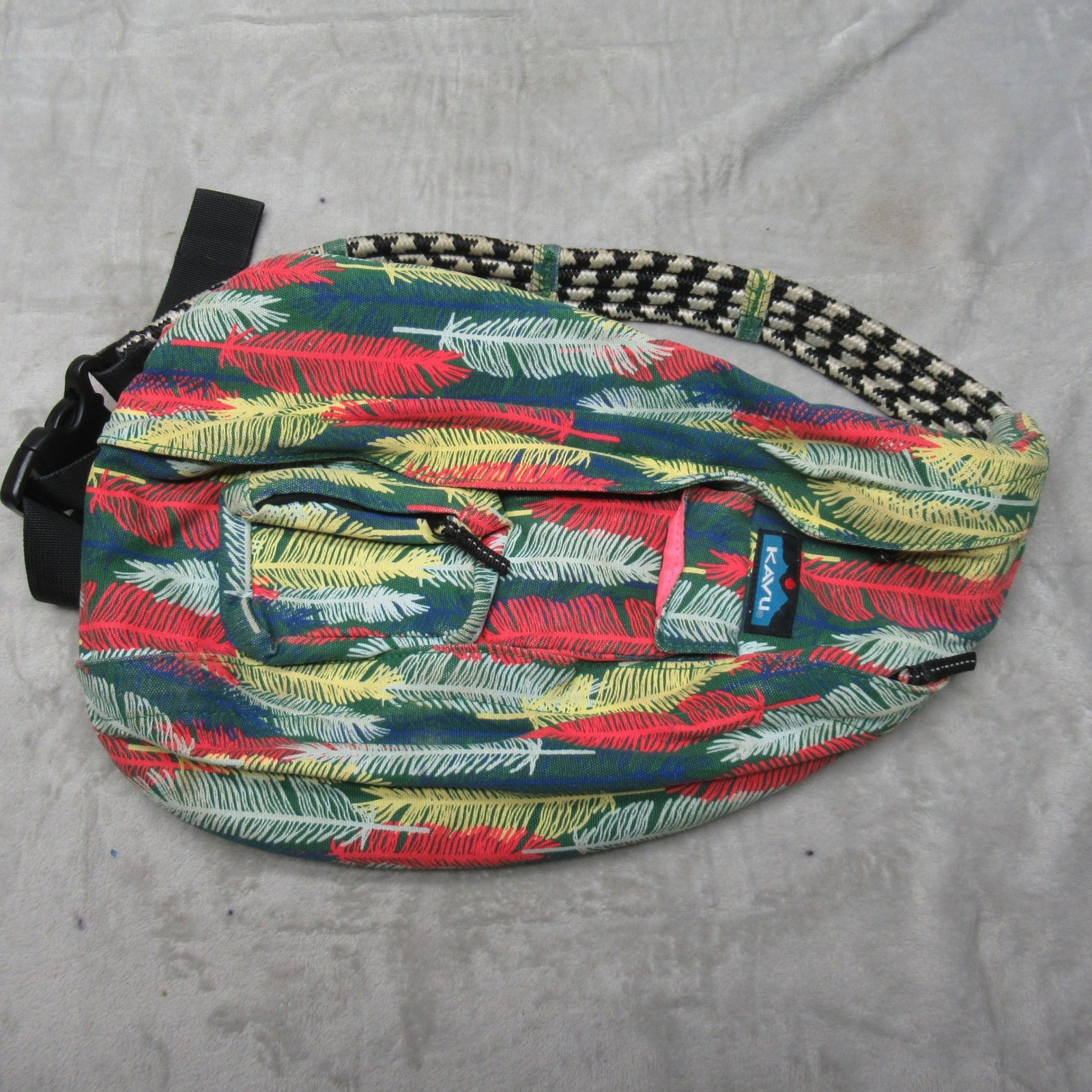 Kavu Rope Bag Womens One Size Multi Color Sling Backpack Feather Print Crossbody