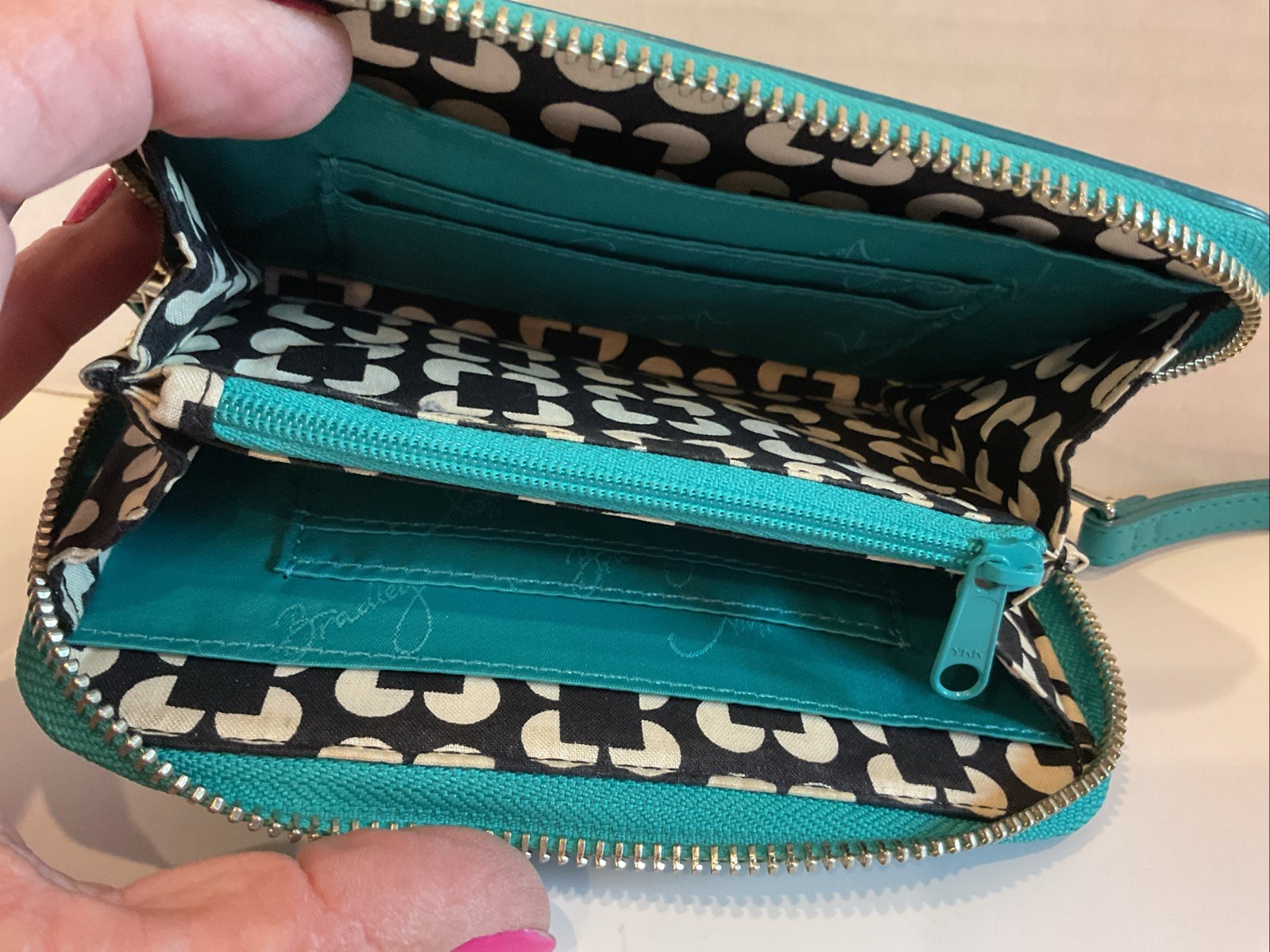Very Gently Used~ Vera Bradley Leather Turquois Wristlet