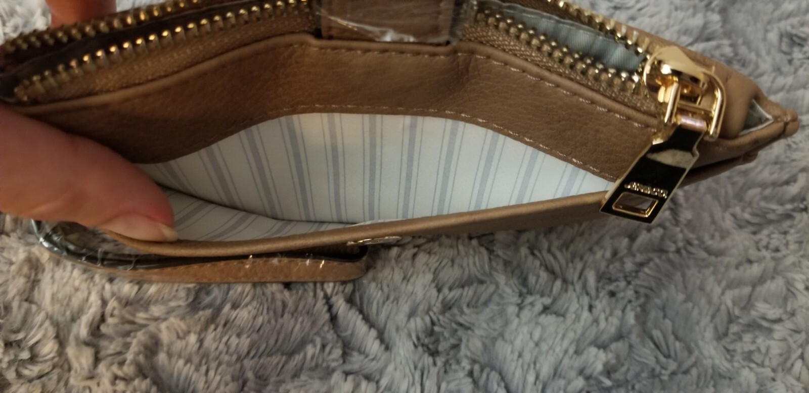 New Jen & Co Pearl Wristlet Wallet w/interior card slot & front pocket – Camel