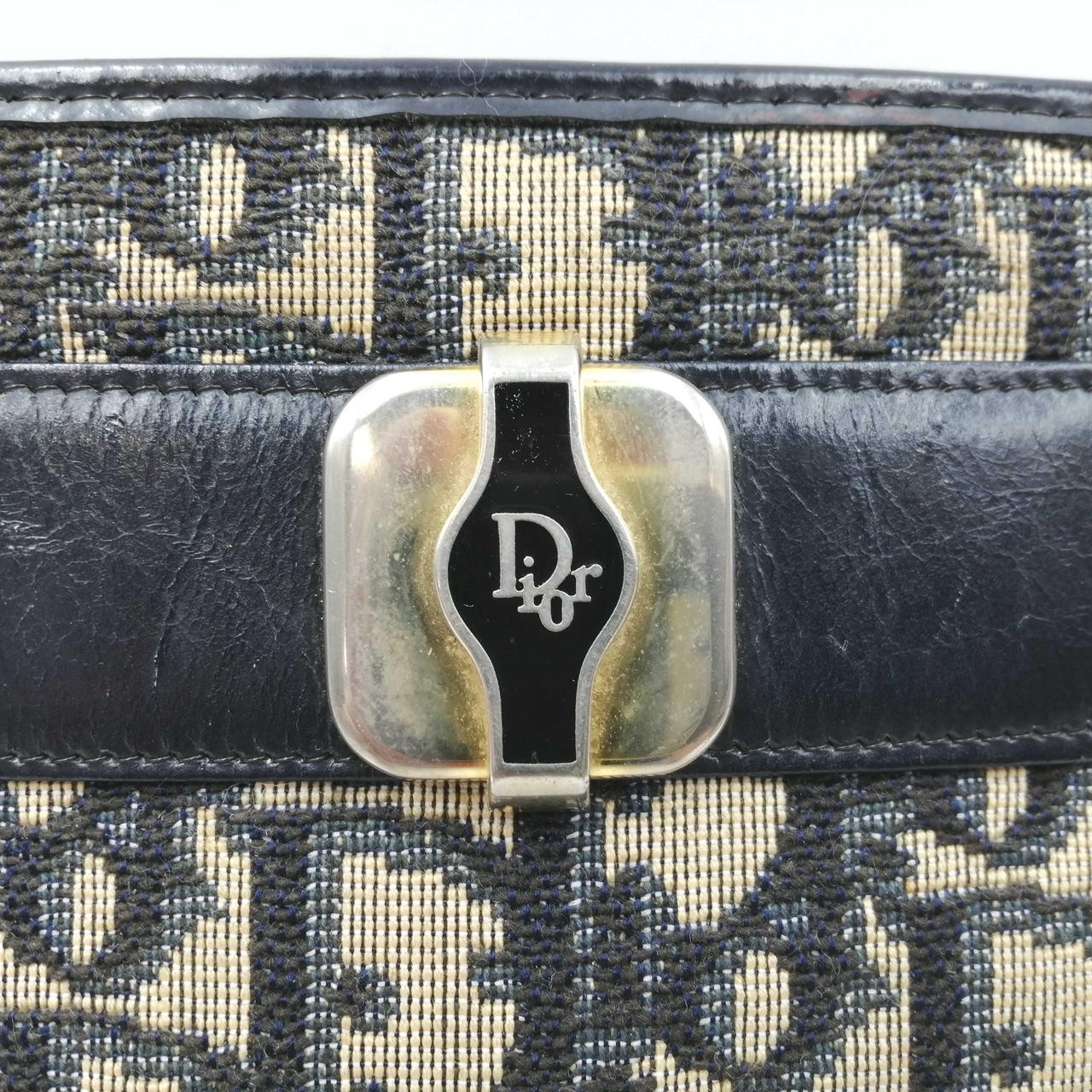 Christian Dior 11-inch shoulder bag