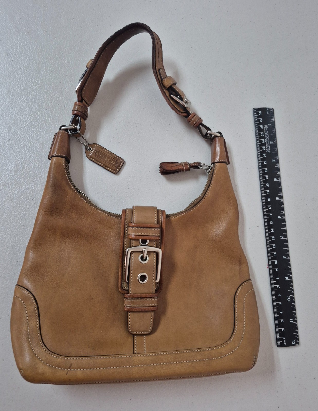 Vtg Coach #7462 Hamptons Soho Leather Buckle Hobo Shoulder Bag Camel Tan 2004