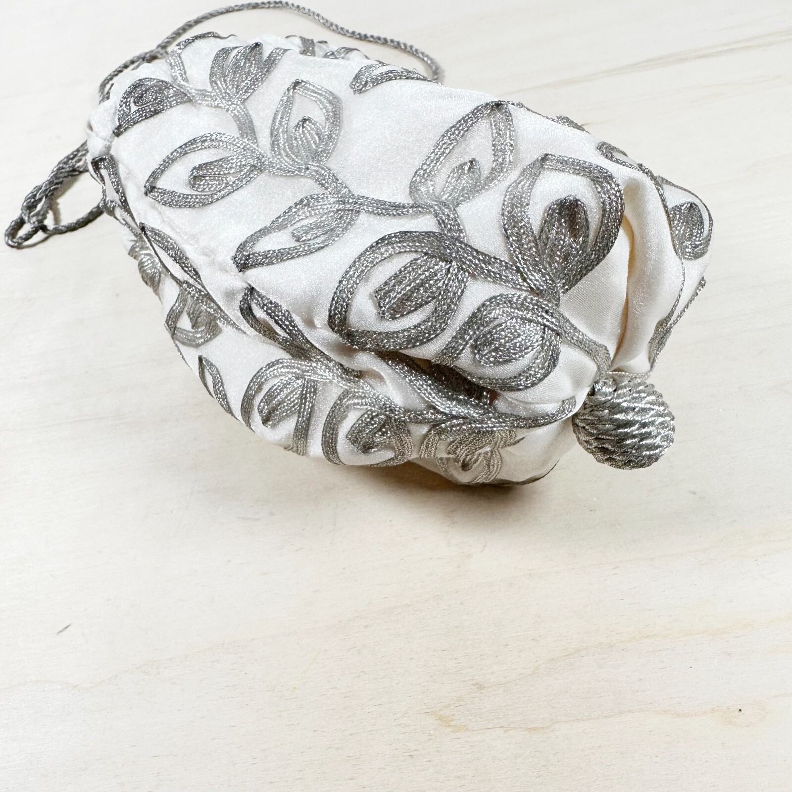 Vintage Vanessa Paris New York London – Silver Wedding Drawstring Purse