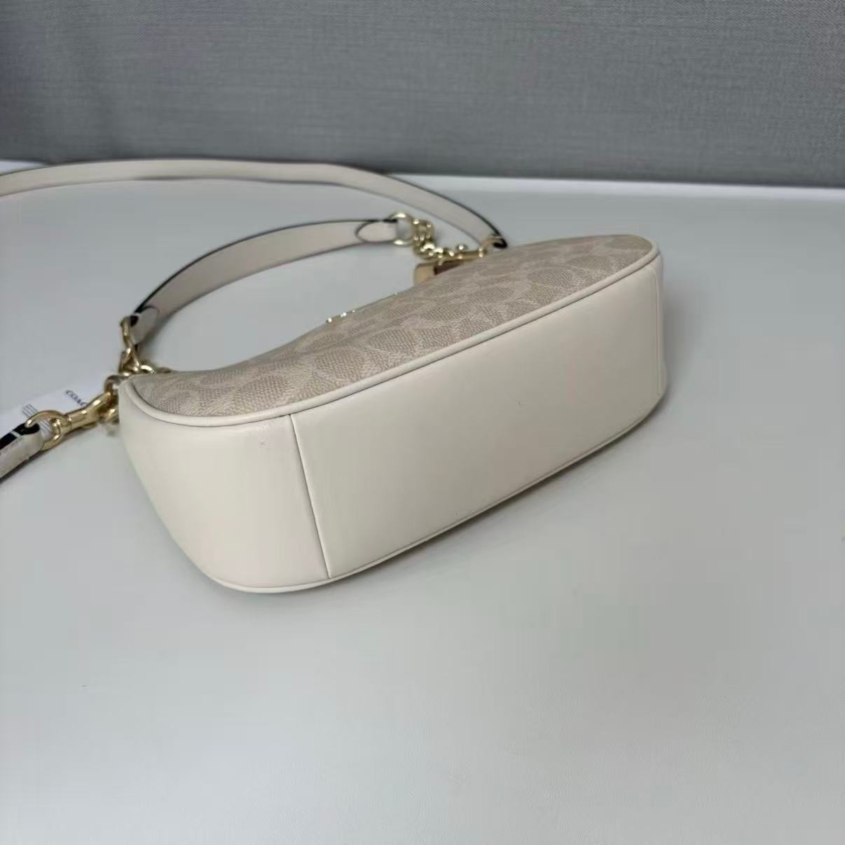 NWT Coach Teri Shoulder Bag In Signature Canvas CV933 Gold/Sand/Chalk