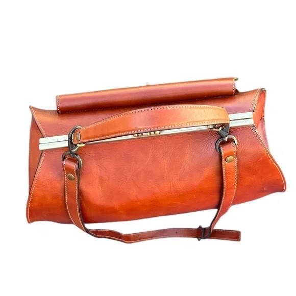 NWOT A. Bellucci Genuine Leather, Doctor Handheld shoulder bag. Women’s Cognac