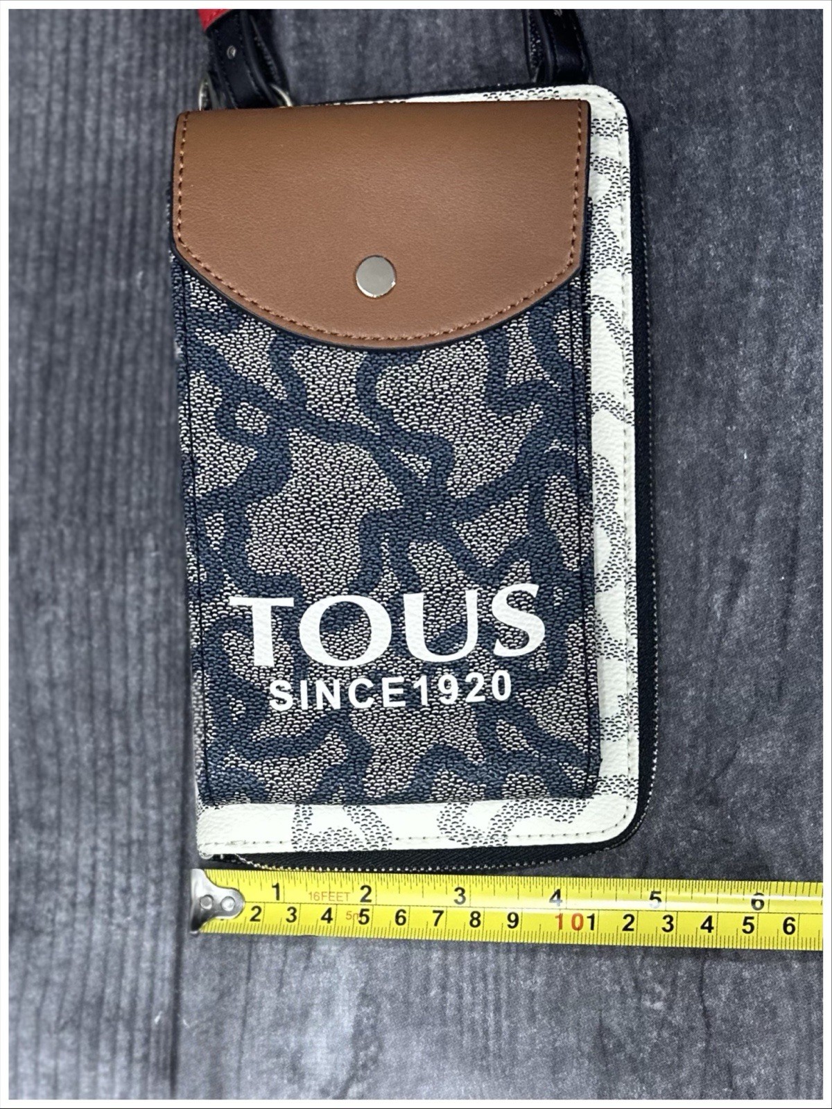 Black and Beige TOUS Kaos Icon Hanging Phone Pouch With Wallet NWOT #200