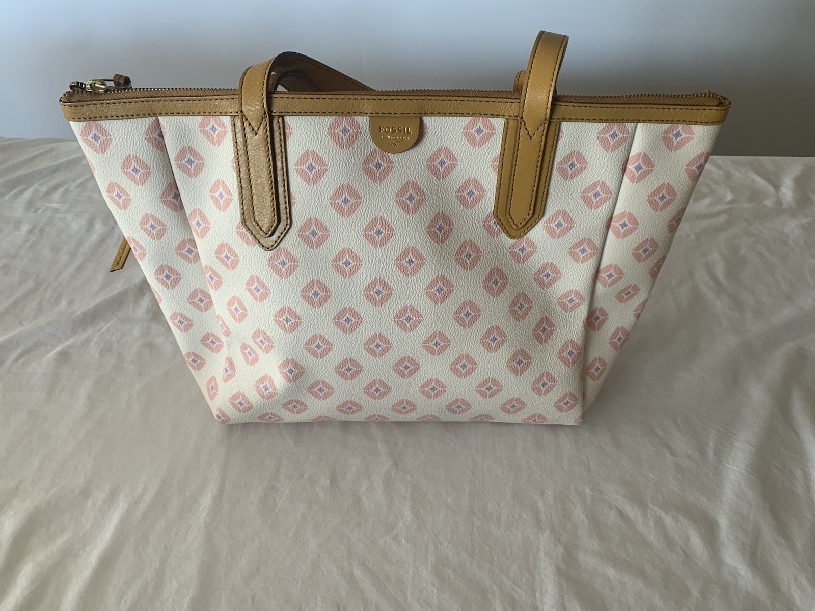 FOSSIL SYDNEY TOTE HANDBAG IVORY PINK PURPLE GEOMETRIC DESIGN TAN LEATHER STRAPS