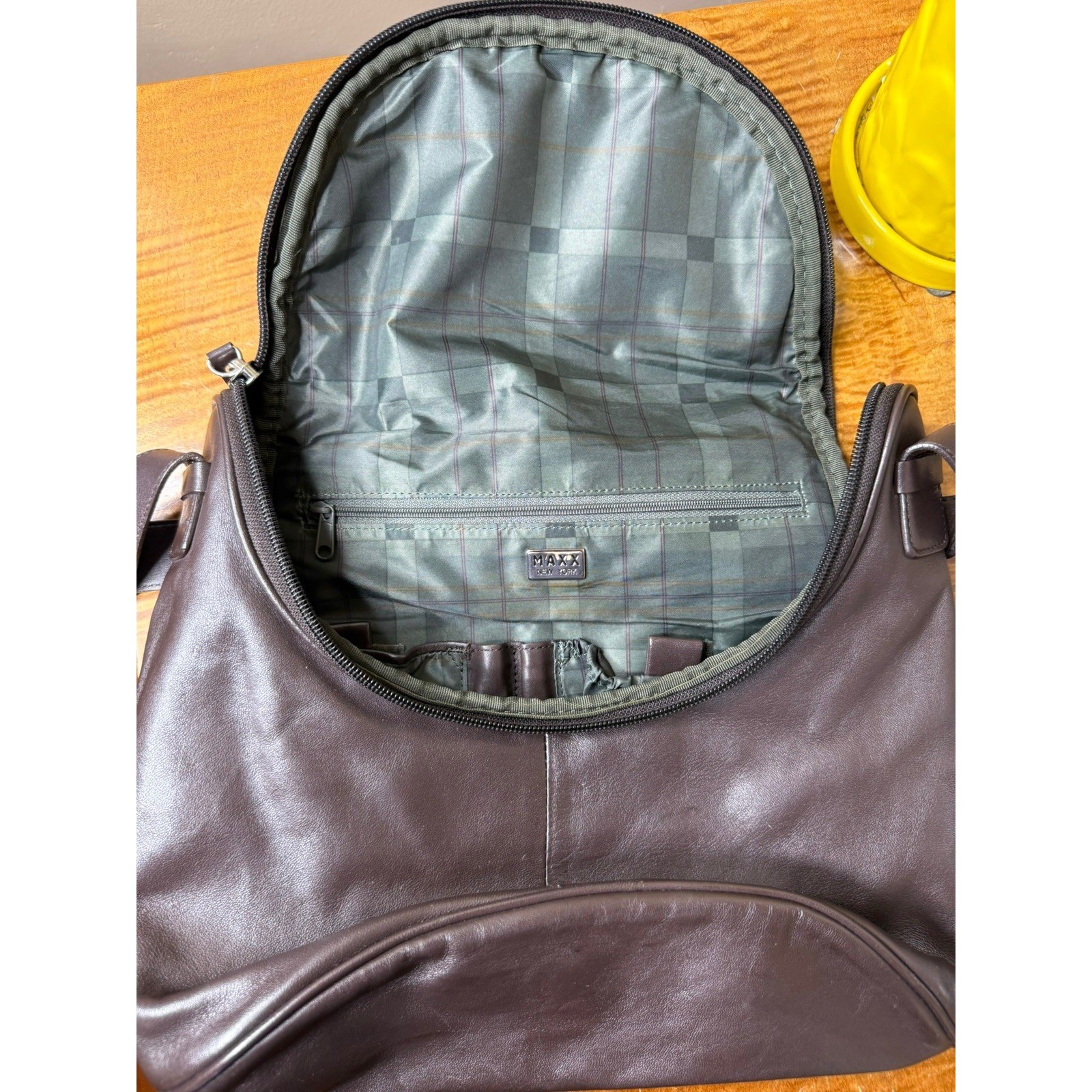 MAXX New York Dark Brown Leather Crossbody Bag Organizer Plaid Lining Messenger