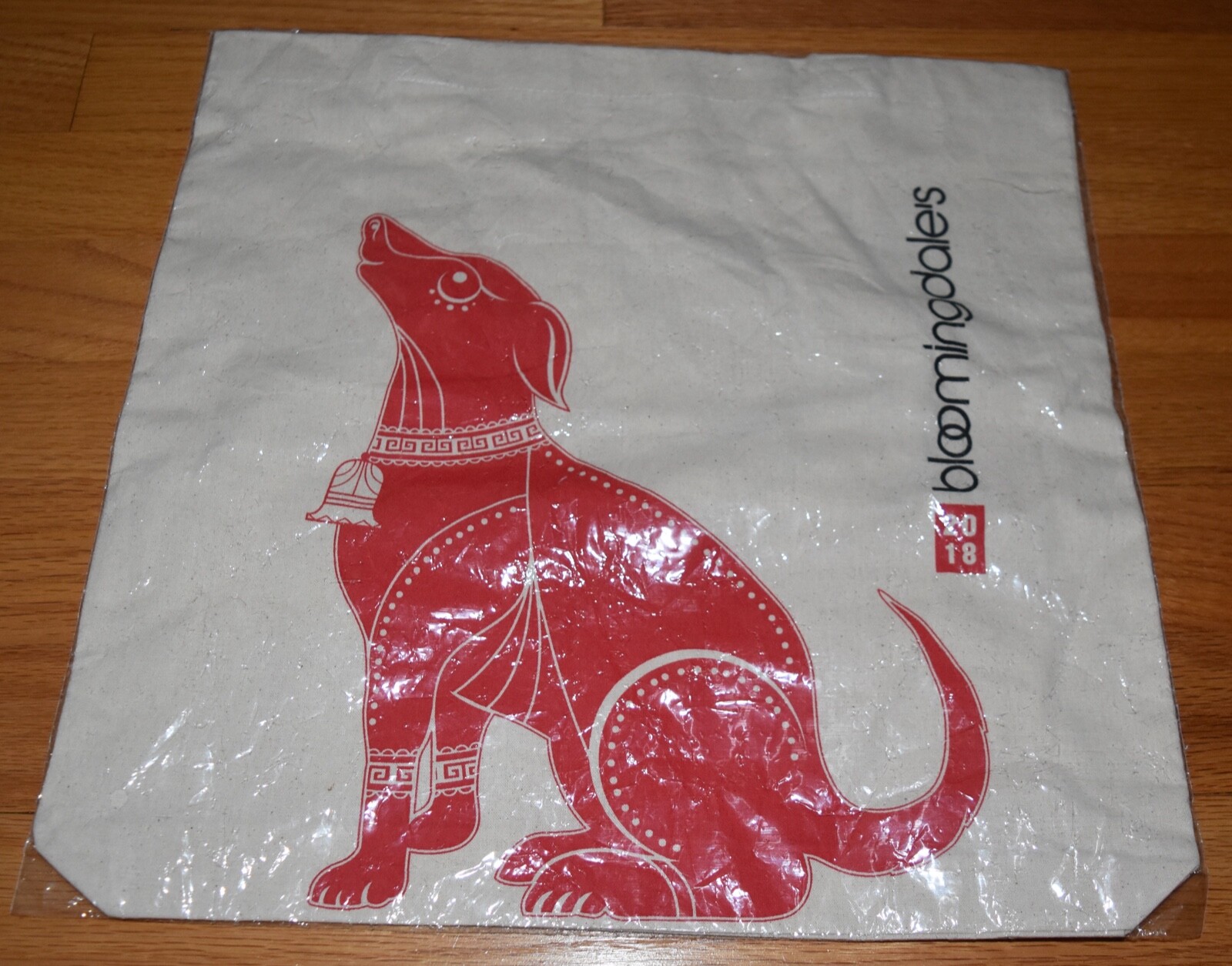 New Bloomingdales Year of the Dog Tote Bag Red Off White Asian Art Museum