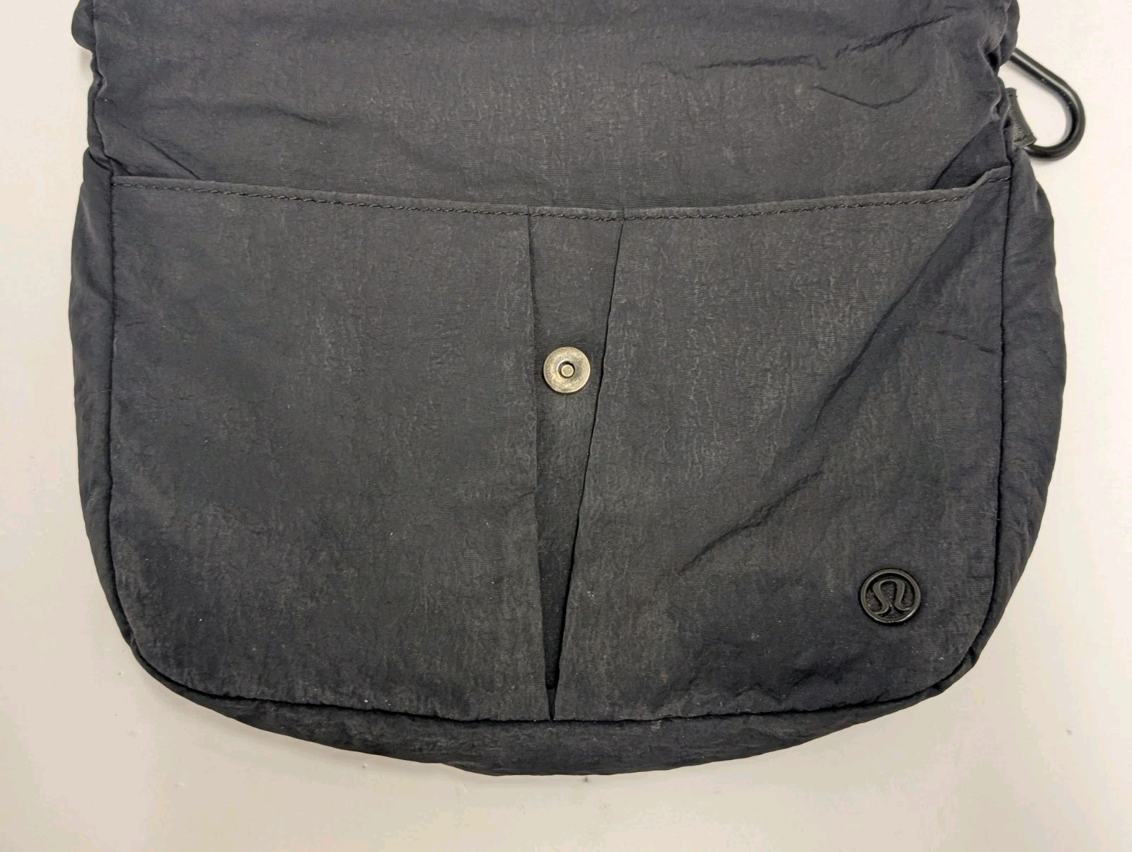 Lululemon Black Crossbody Nylon Purse Festival Bag Adjustable Strap Foldover