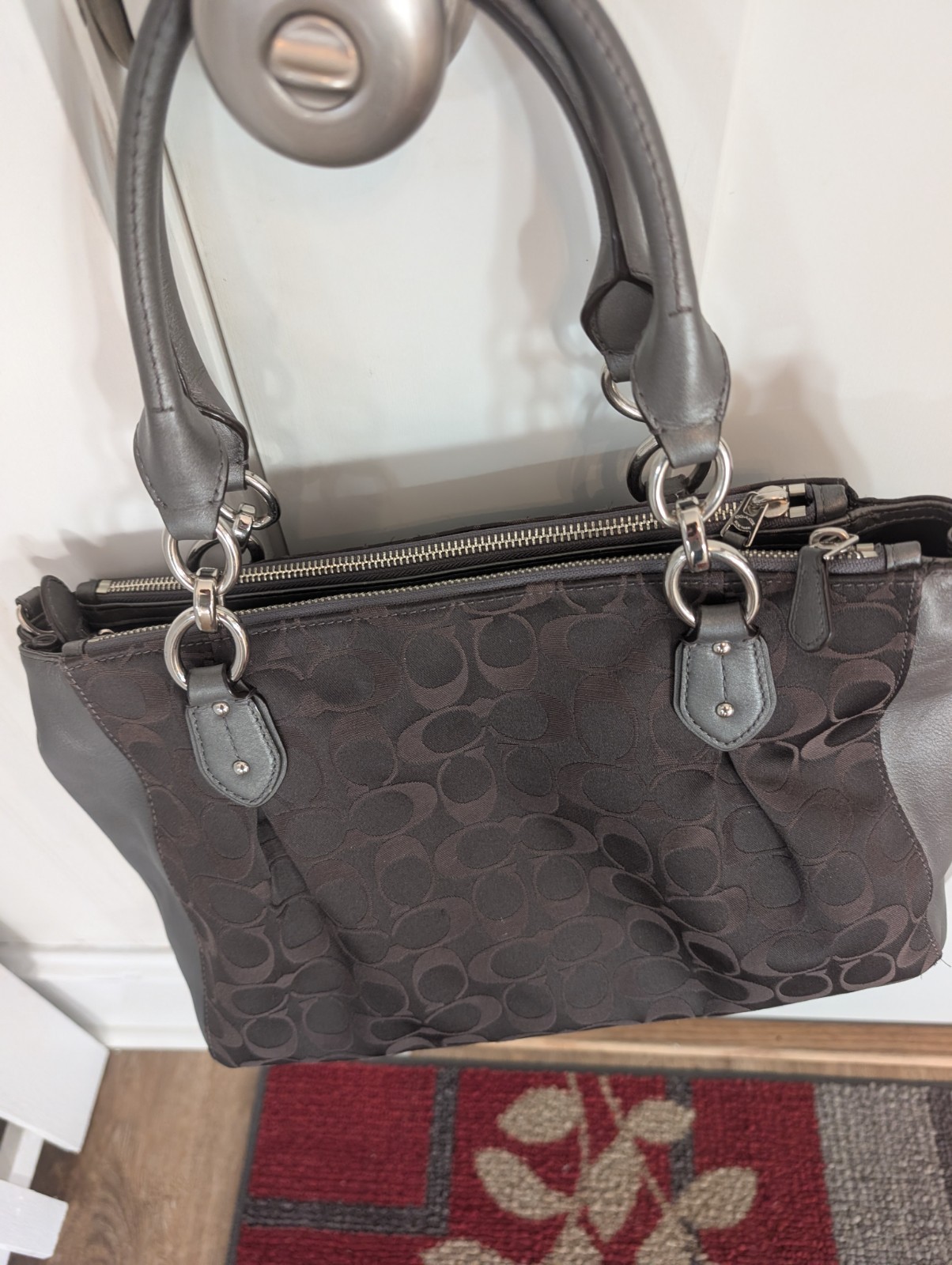 Beautiful Large Grey Black Coach Signature F 33804