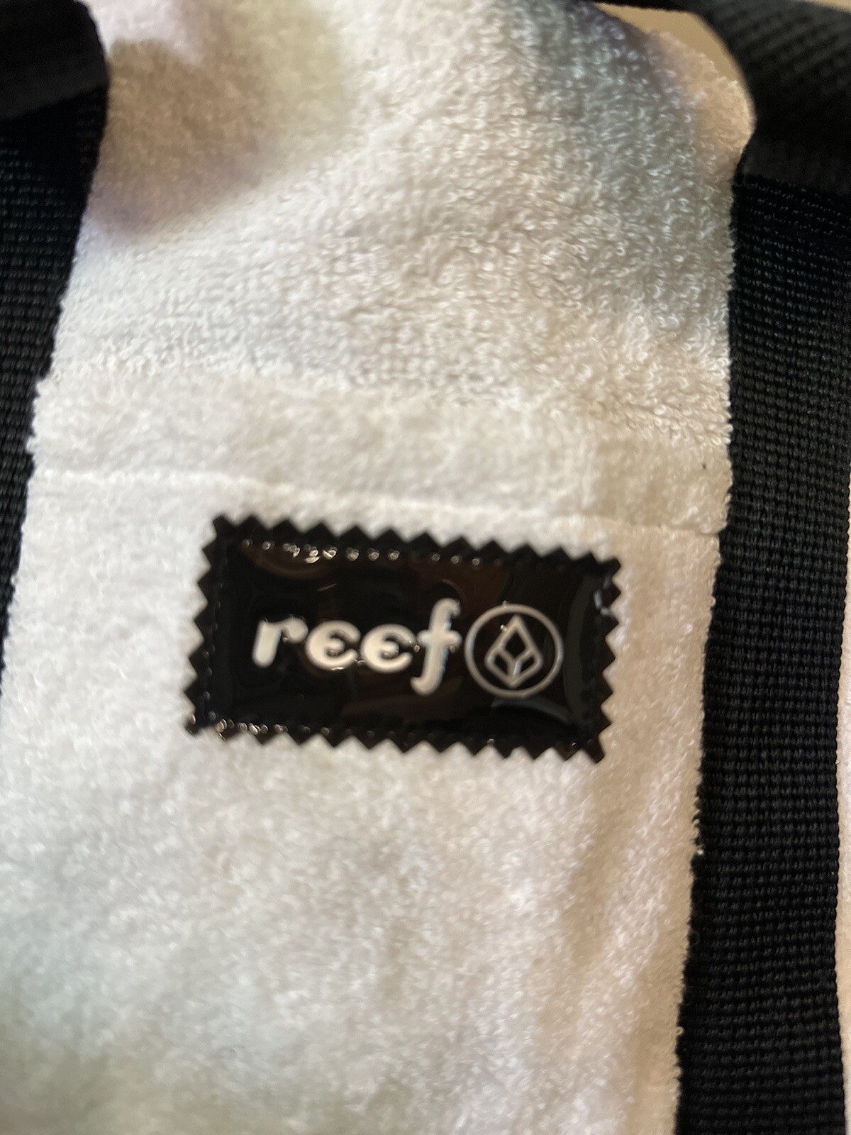 NWOT BLACK AND WHITE REEF (FLIP FLOPS) TERRYCLOTH TOWEL BEACH BAG TOTE PURSE