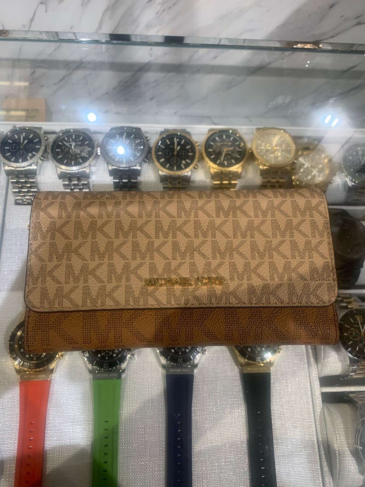 Michael Kors Voyager Lady Tote Shoulder Handbag Purse Bag + Trifold Wallet Camel