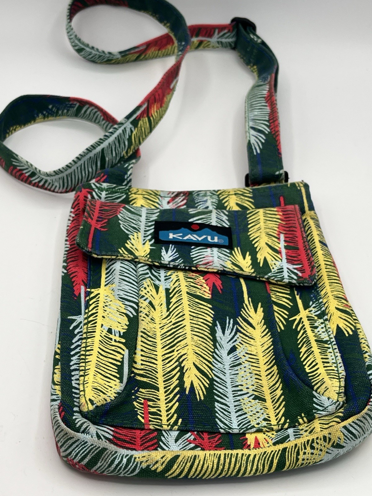 Kavu Keepalong Bag Crossbody Feather Canvas Travel Purse Outdoor