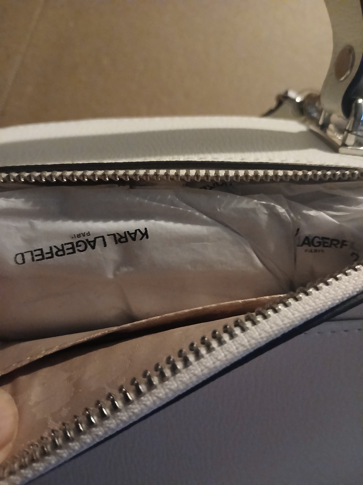 Karl Lagerfeld White Crossbody Bag w/ Gold Accents $228 Leather New Tag L5GDK7B1