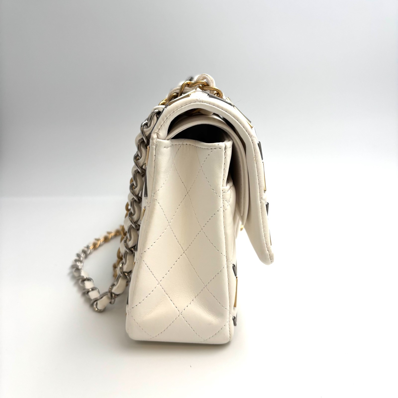 CHANEL White Quilted Lambskin Leather Bicolor Metal Classic Medium Doubl/ j11846