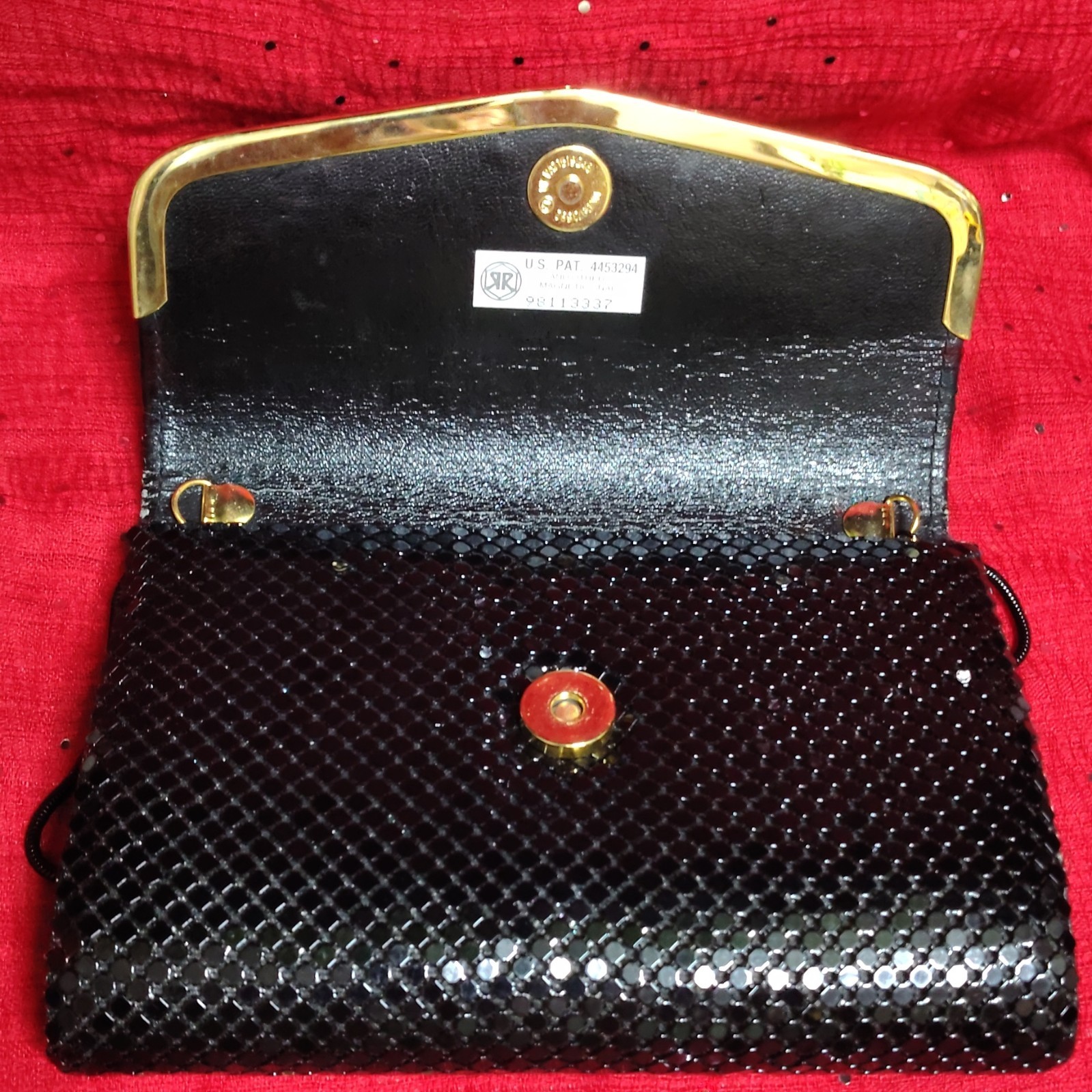 La Regale Vintage Black Metal Mesh Convertible Clutch
