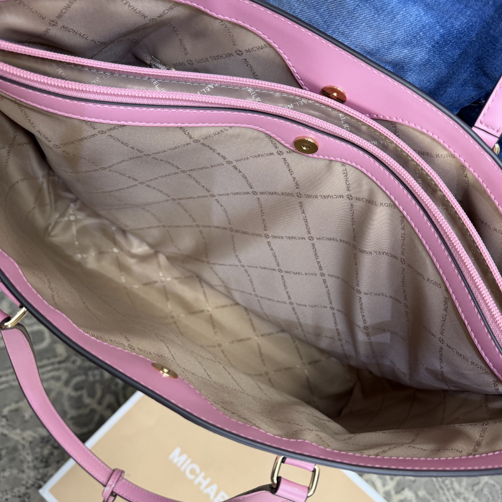 Michael Kors Sheila LG Tote Bag Carnation