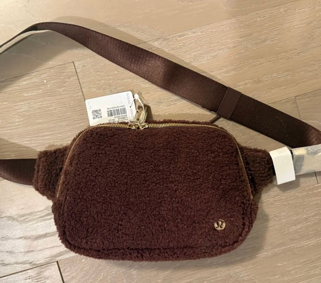 Lululemon Everywhere Belt Bag Fleece Brown Gold NWT Textured Sherpa Crossbody