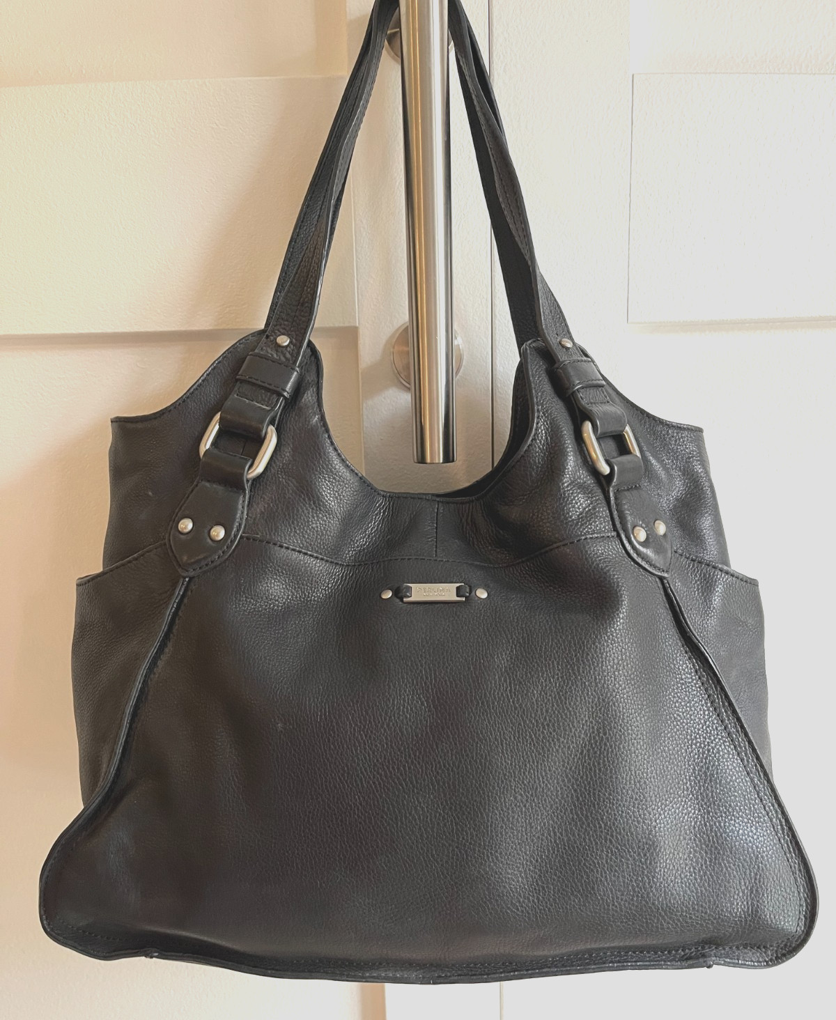 Perlina Women’s Handbag Black Leather