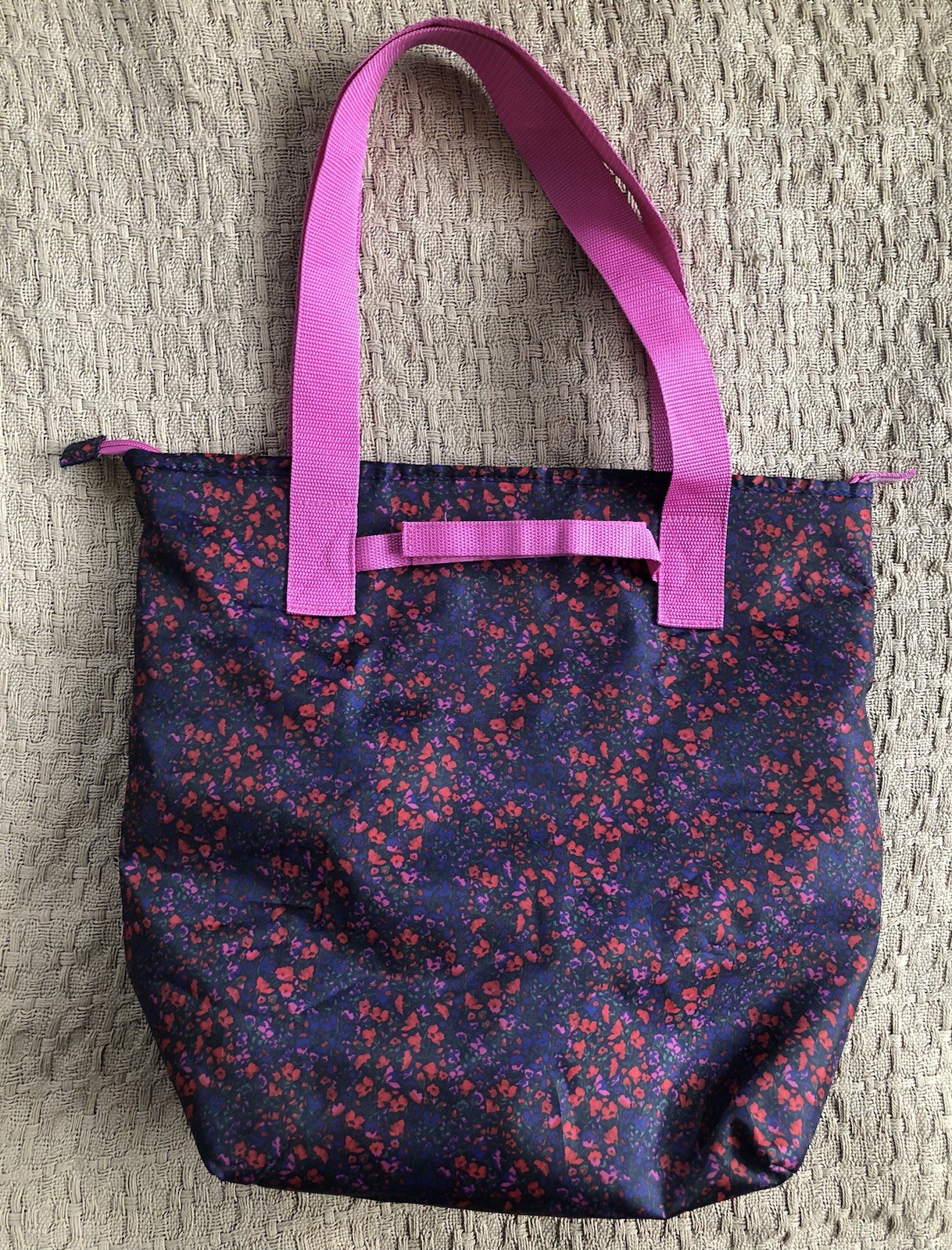 Isaac Mizrahi Live! Insulated Tote Bag Dark Red Purple Floral