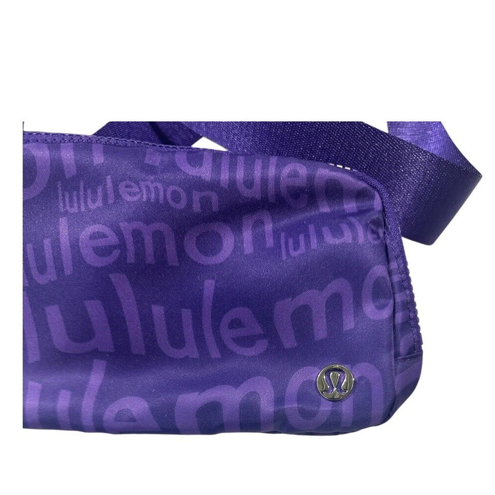 Lululemon Everywhere Belt Bag 1L – Atomic Purple Wobbly Word Graphic Crossbody