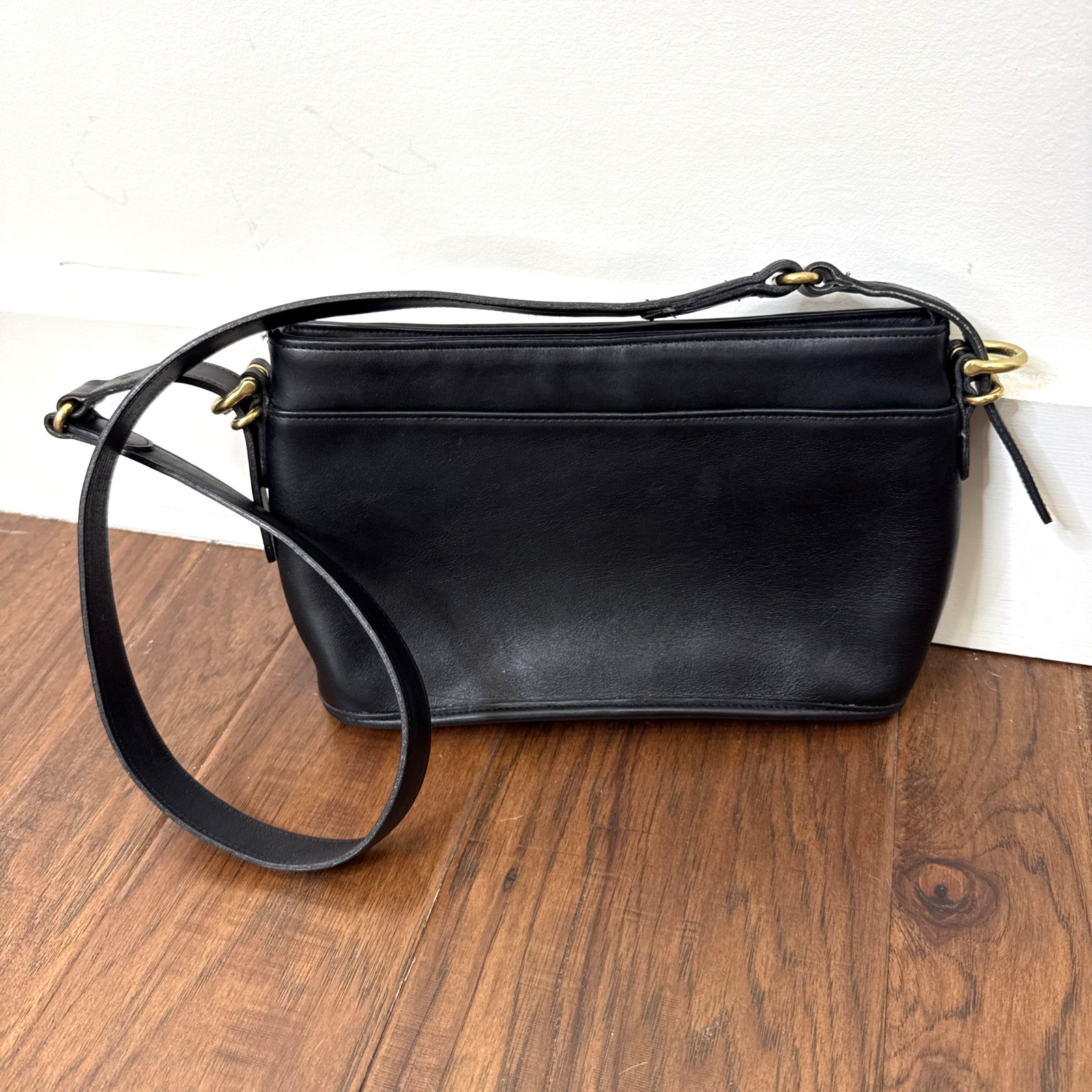 Vintage 90s Coach Equestrian Slim Leather Crossbody Shoulder Bag 9802 USA Brass