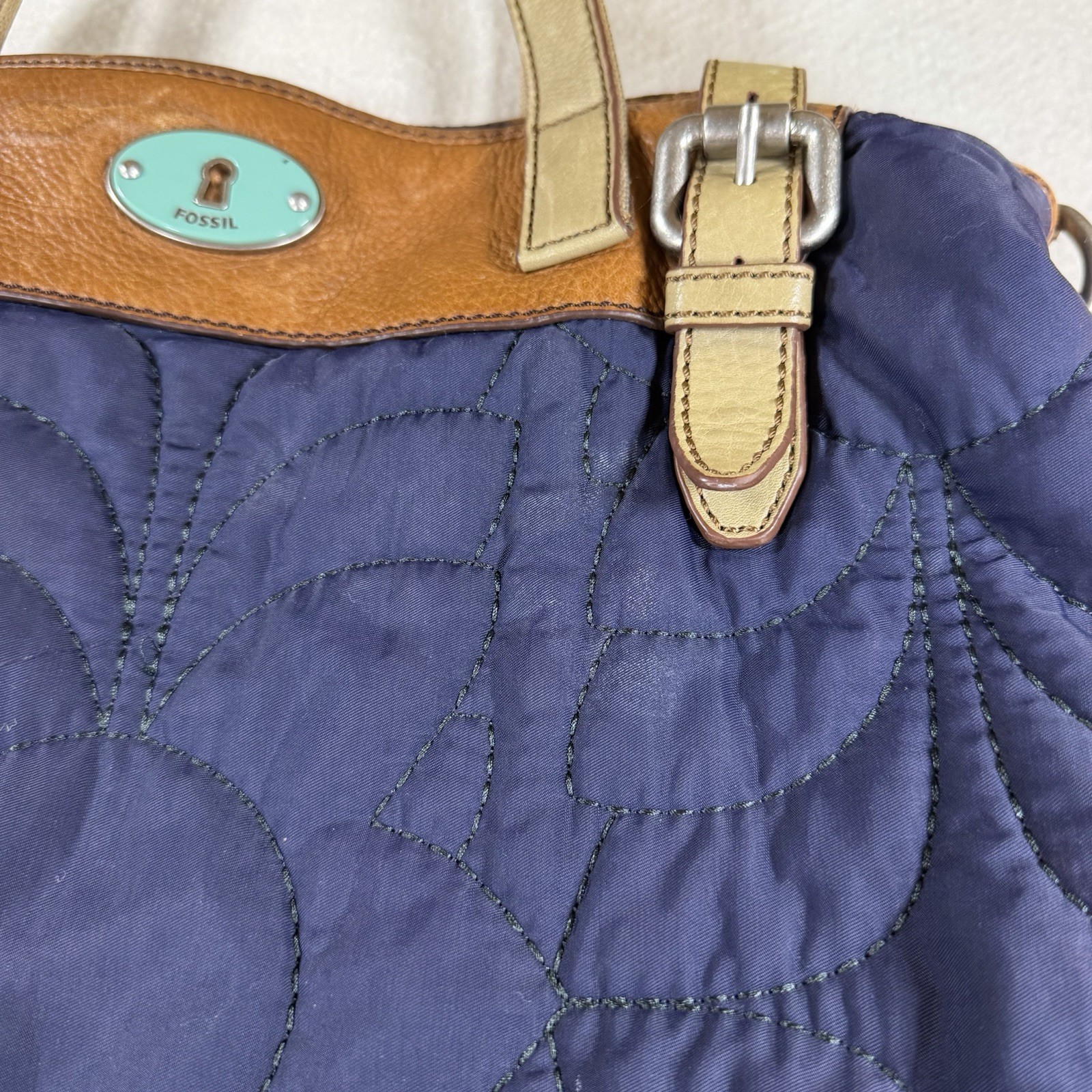 Fossil Key-Per Women’s Navy Tote Bag Purse Leather Cream Straps Quilted Fabric