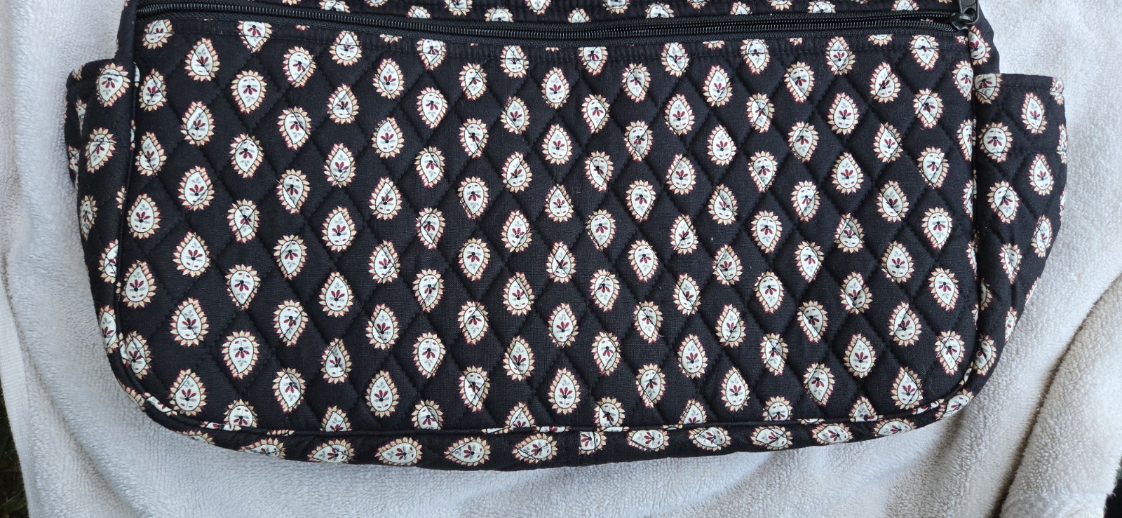 Vera Bradley Classic Black Floral Cargo Sling NWT Retired Pattern