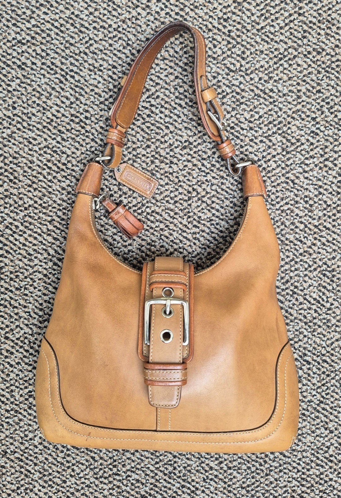 Vtg Coach #7462 Hamptons Soho Leather Buckle Hobo Shoulder Bag Camel Tan 2004