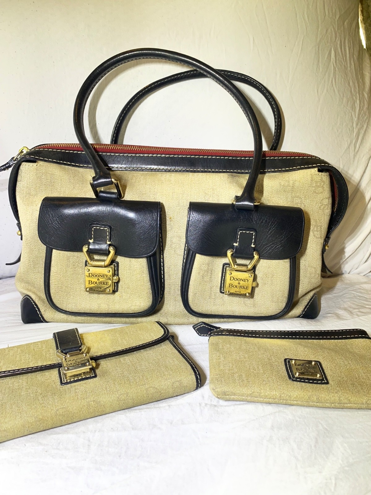 Vintage Dooney & Bourke double pocket satchel with matching wallet & coin pouch
