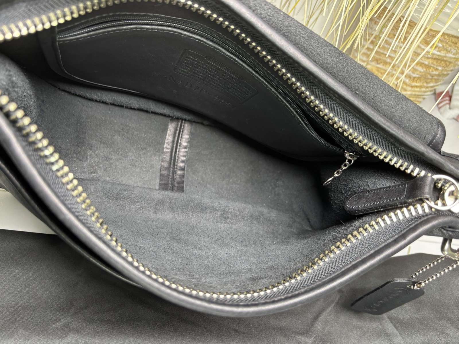 Vintage Coach 9951 Patricia Legacy Courier Crossbody Blk Leather Origional Owner