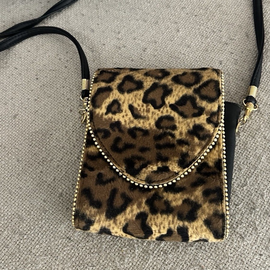 Comeco Leopard Print Faux Fur Cell Phone Crossbody Bag | Animal Print Mini Purse