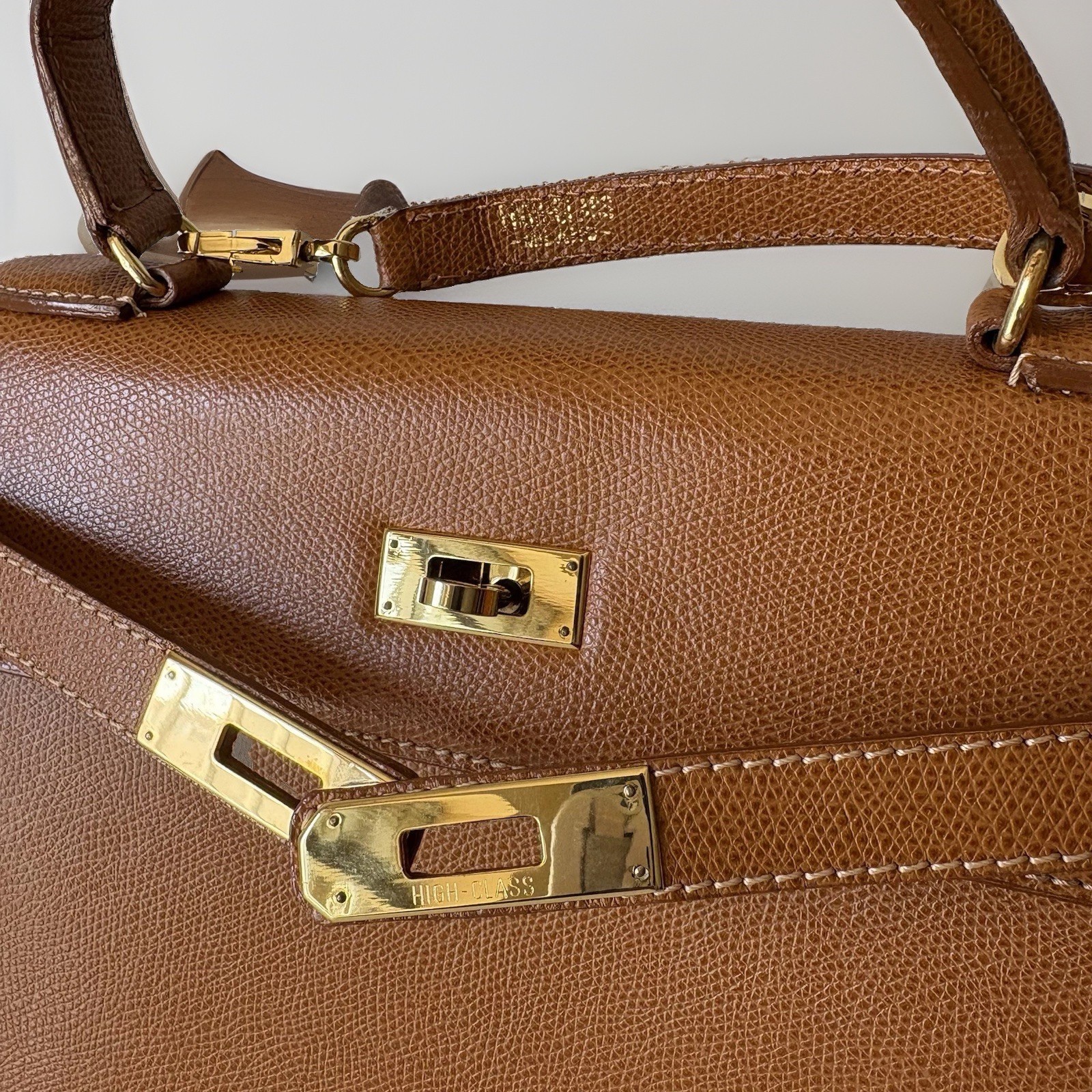 Authentic High Class Hand bag Camel Brown Leather From Japan 01210