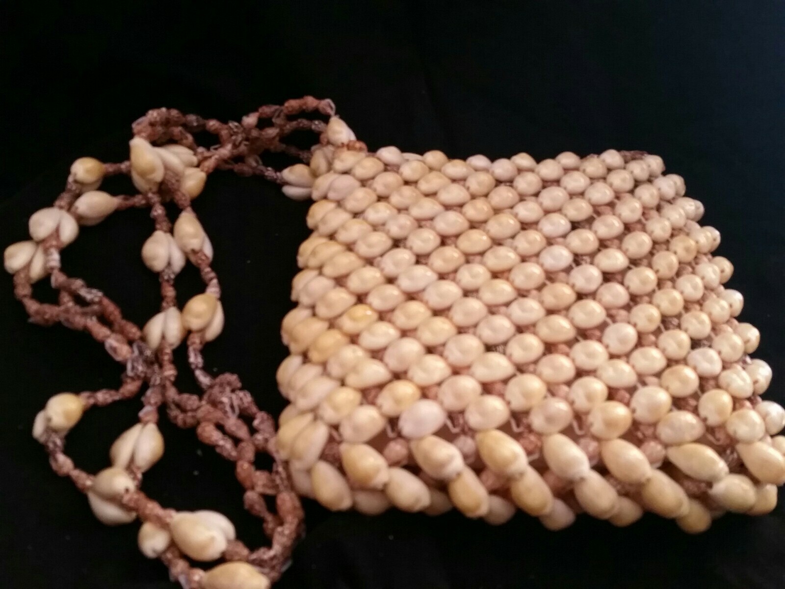 Vintage Seashell Purse Hand Made Beach Hipster Seashell 6×6 In. Handle 18 inches