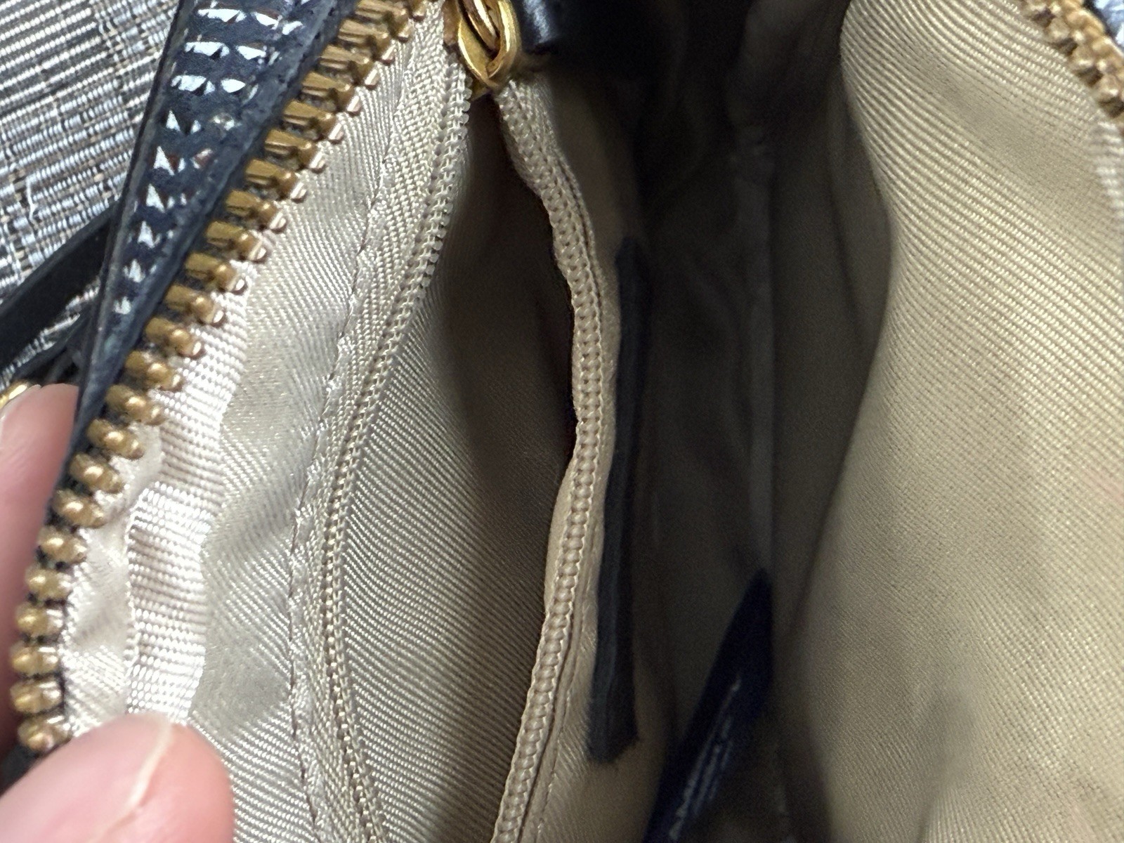 American Leather Co Cleveland Crossbody Bag Small Zip Purse
