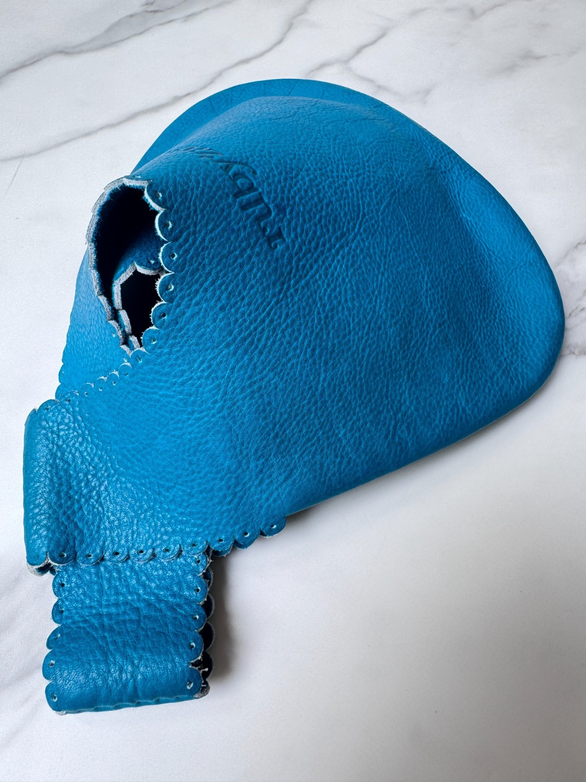 Pre-Owned RUBYZAAR Blue Pebbled Perforated Lace Leather Teardrop Wristlet Bag