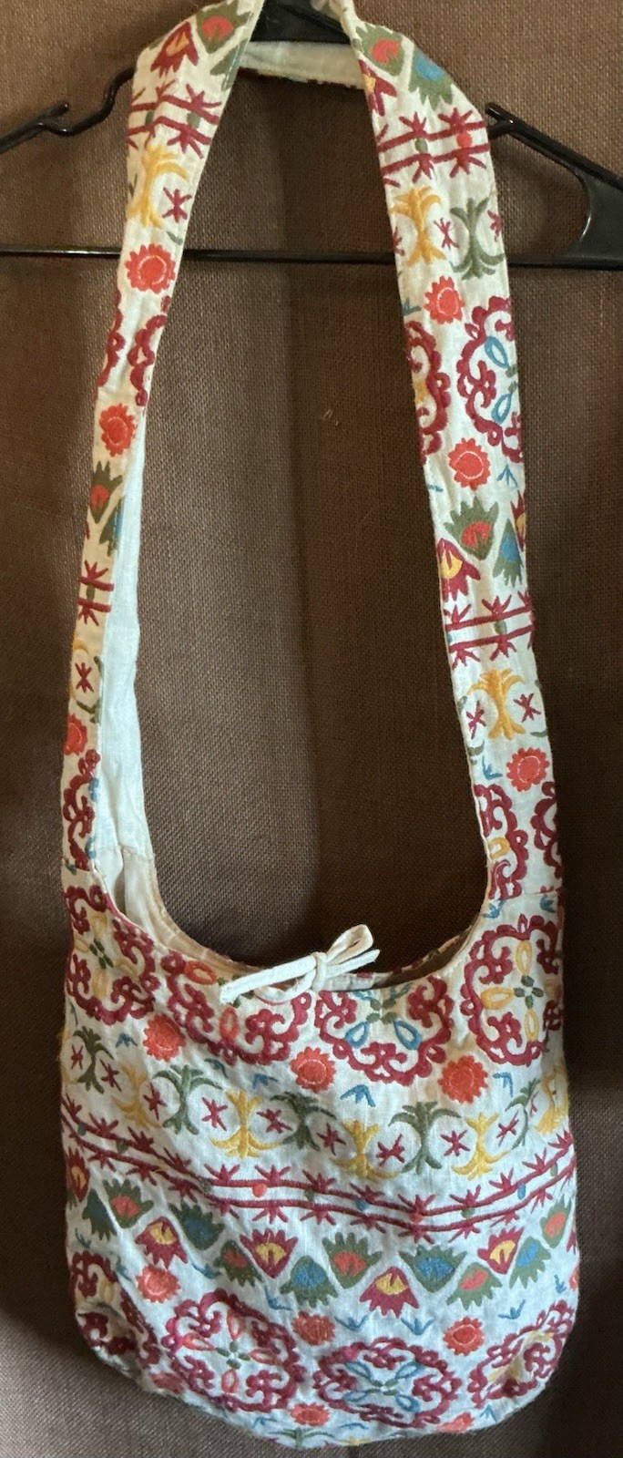 Limited Edition Bag In Linen/Cotton In White With Embroidery Design, Medium