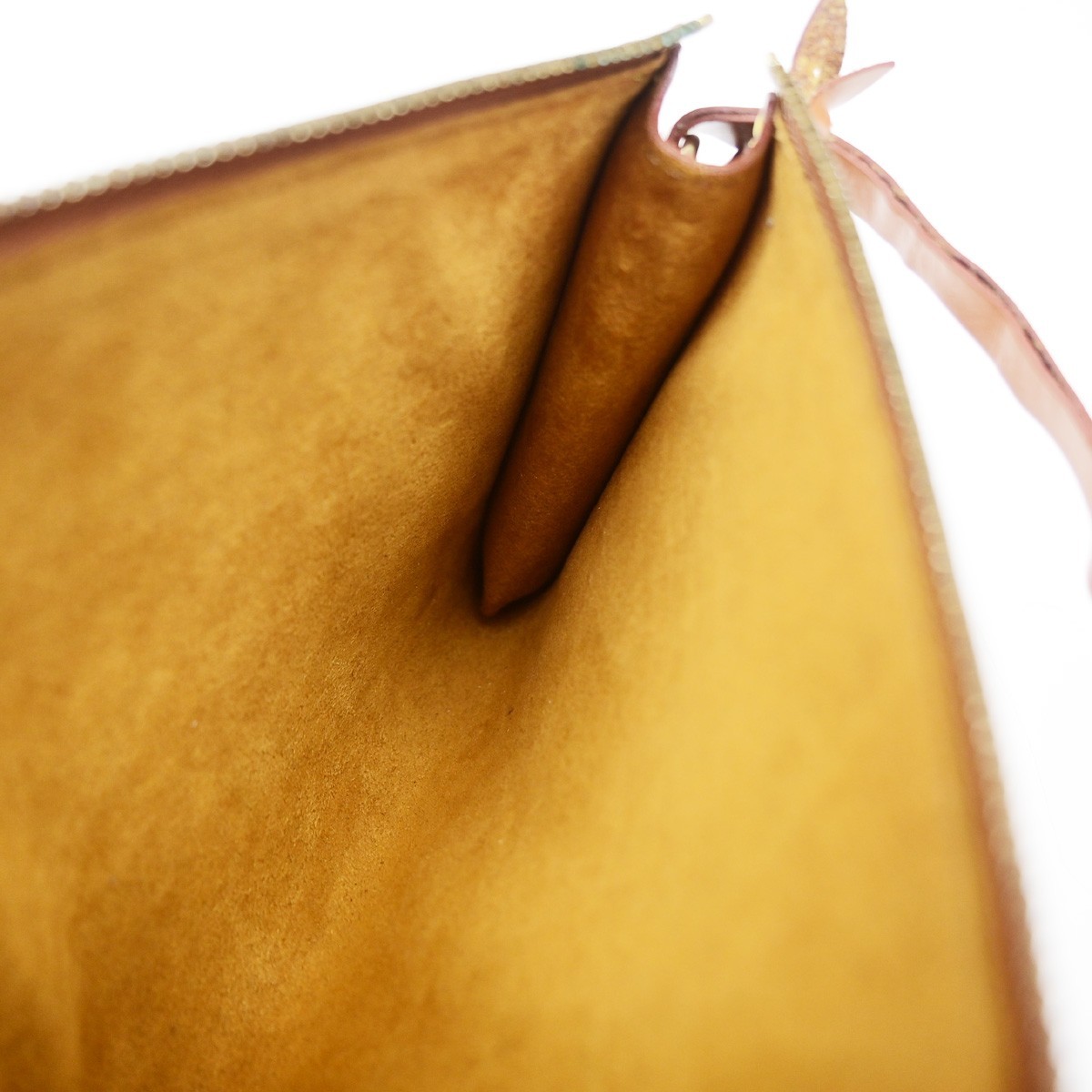 LOUIS VUITTON Pochette Accessoires Hand Bag Epi Leather BN France M52948 35MA706