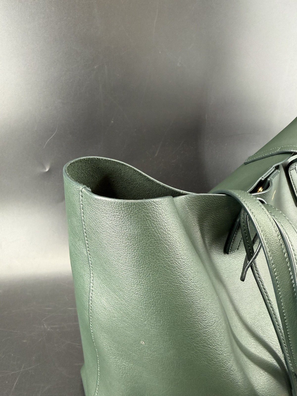 Saint Laurent Shopping East West Tote Green Leather Charm Box Dust Bag