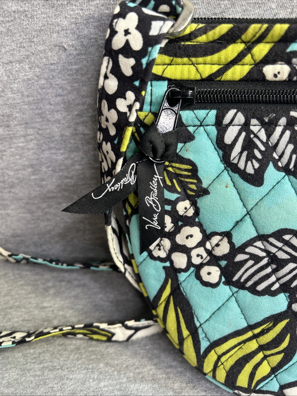 VERA BRADLEY LIZZY CROSSBODY PURSE ISLAND BLOOMS RETIRED Some Staining