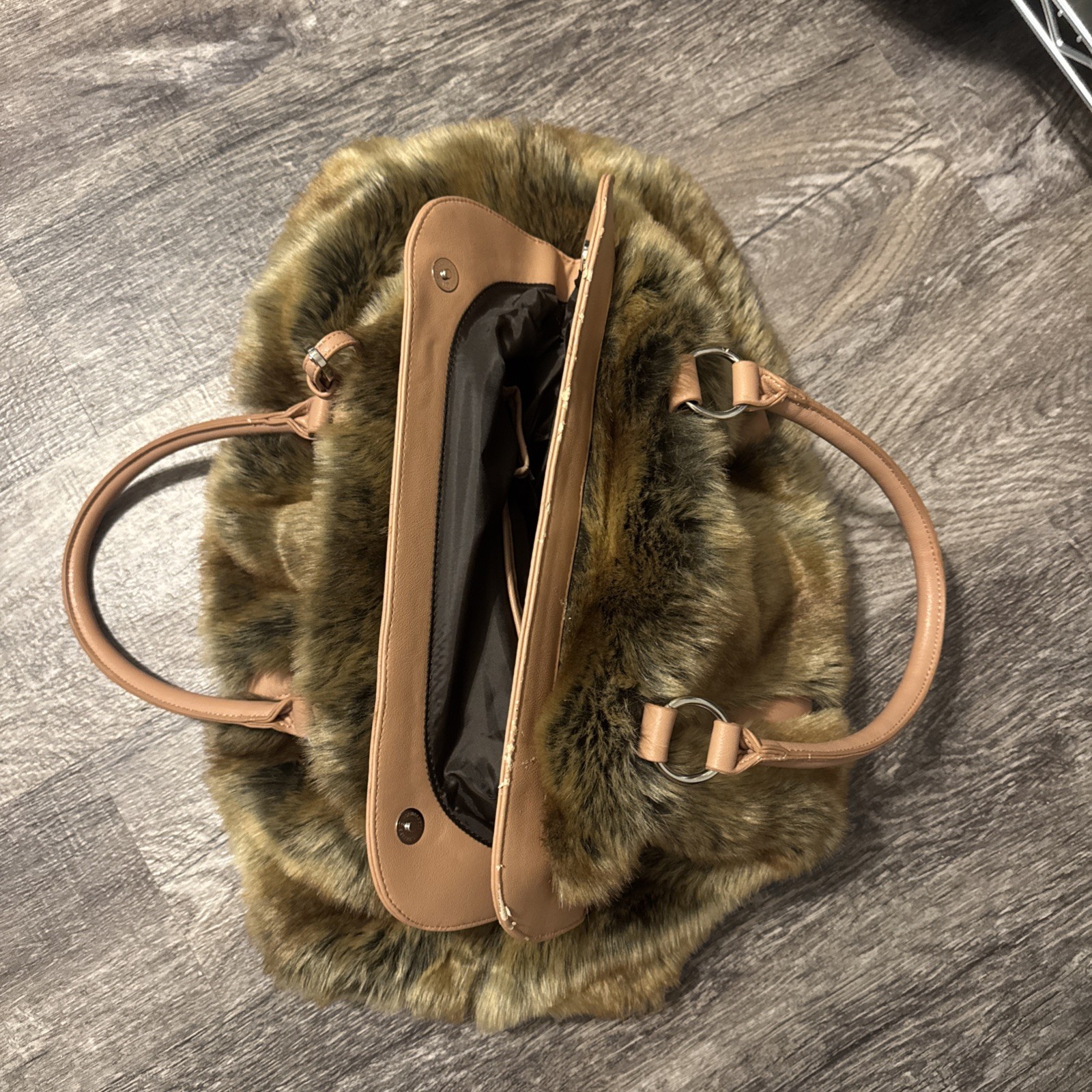 DS BRAND FAUX FUR LARGE SATCHEL PURSE/BAG 20″x15”