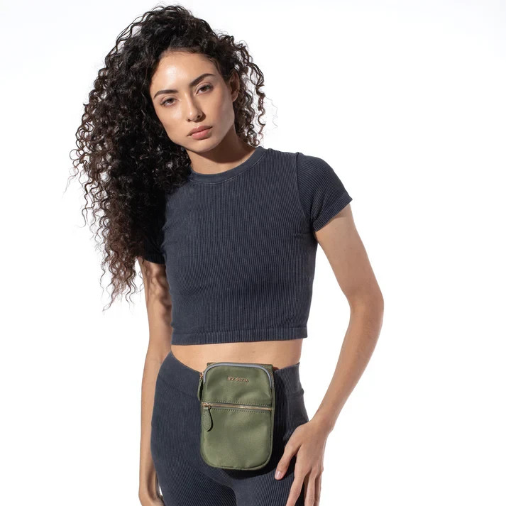 Bolsetta Magnetic Zippered Hip Pouch – Beltless Handbag + RFID – AMERICANA
