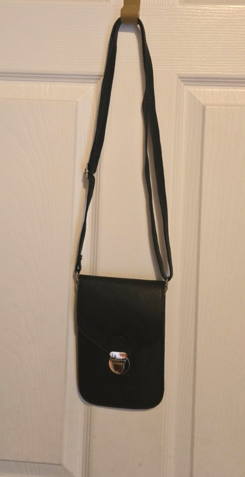 NEW Black Crossbody Phone Wallet Purse w/detachable strap 7 inches x 5 inches