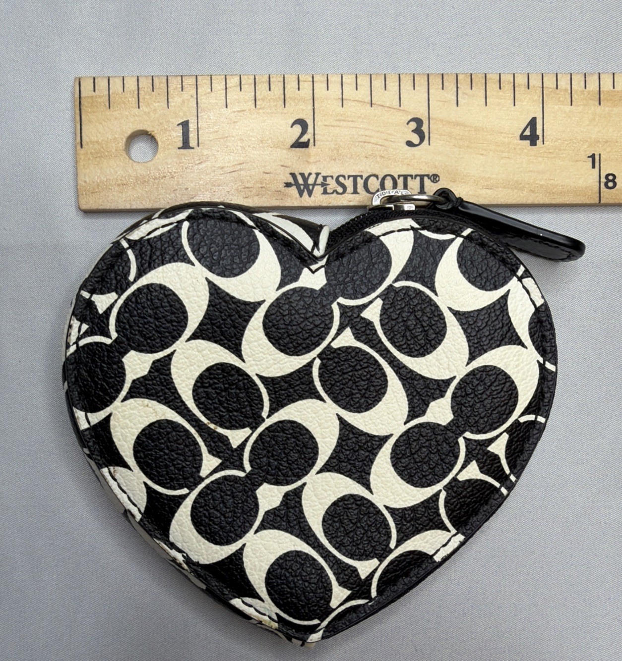 Coach Black And White Signature C Heart-Shaped Coin Case Pouch Purse Classy